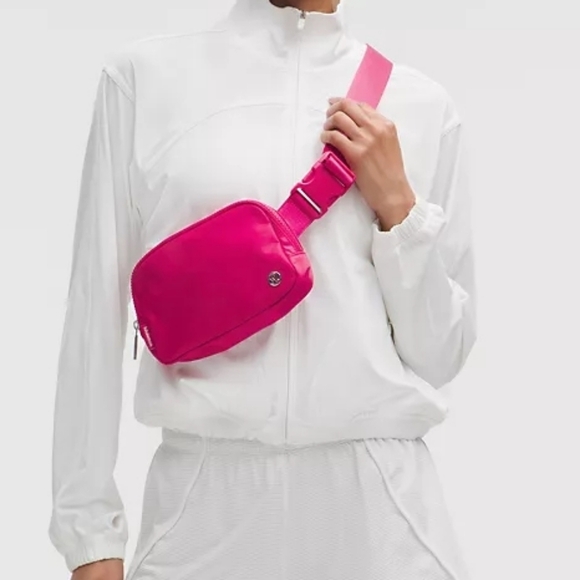 NEW Lululemon Everywhere Belt Bag 1L Trending Color Calypso Pink - Picture 5 of 5